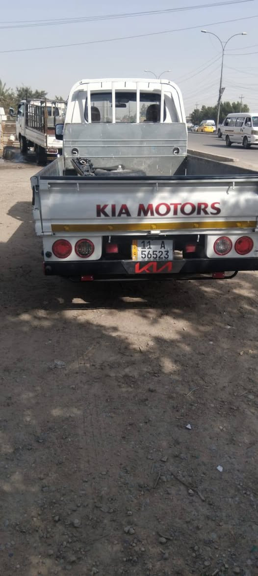 سلام عليكم لبيع كيا مديل 2006رقم بغداد تحويل مباشر مشروع وطني سنوية جديده رقم جديد شاصي كير محرك مكفولات تخم تاير سياره جازه من كل شيء  مكان بغداد مكلف بنشر ***********
