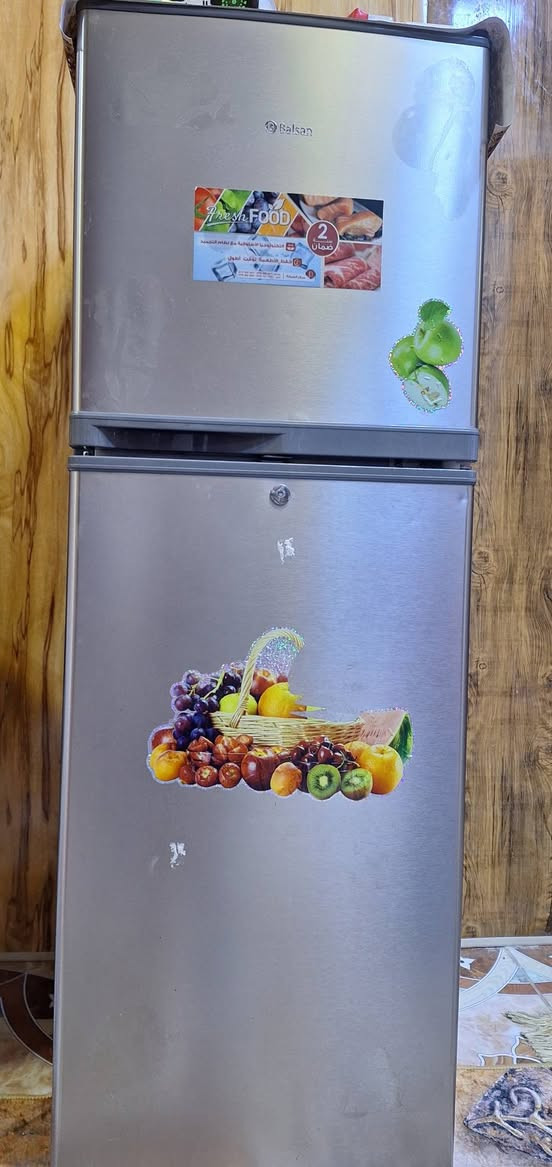 سلام عليكم ثلاجة 10قدم شغاله للبيع سعره 115الف البصره خور الزبير ***********
