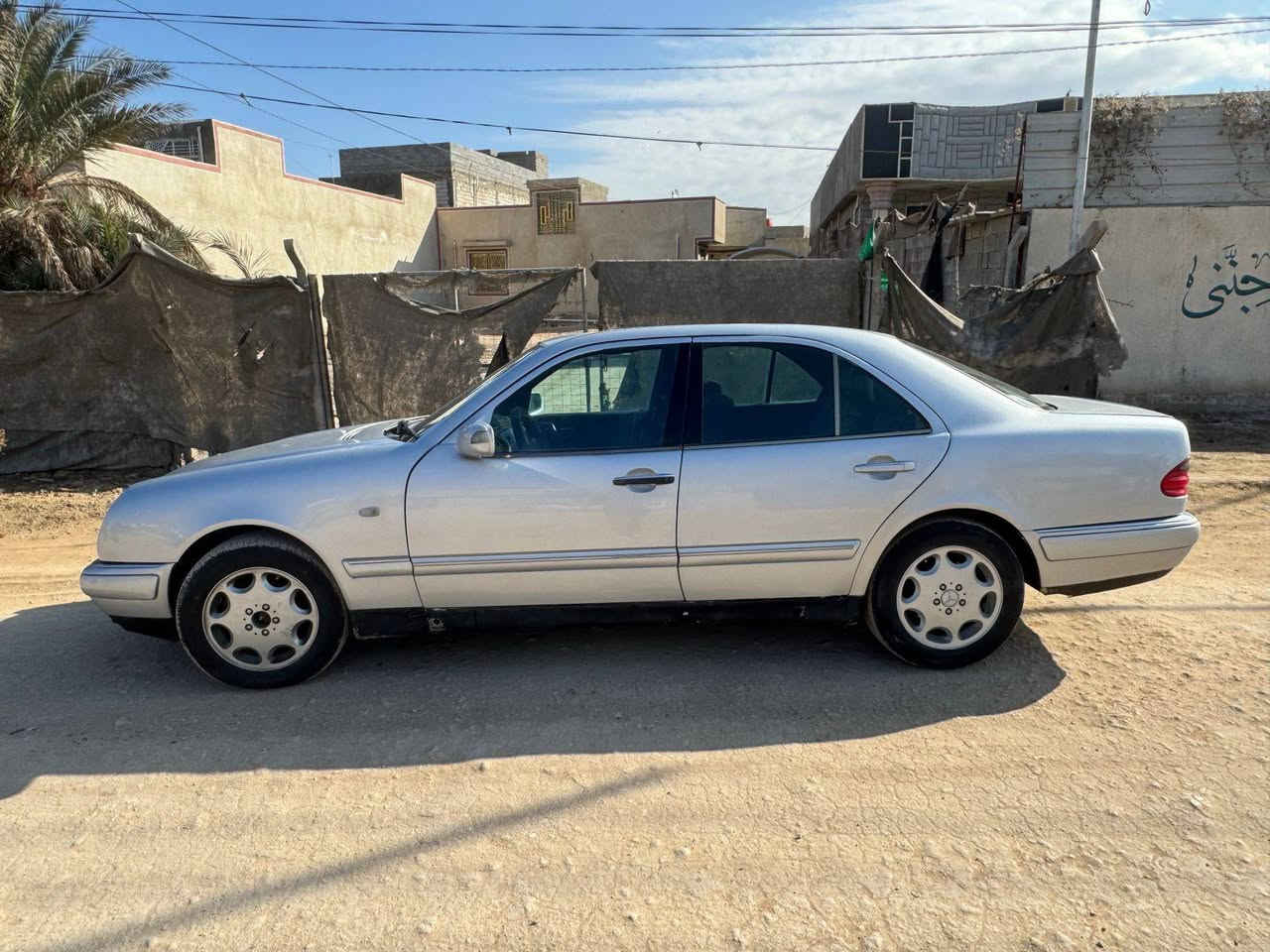 السلام عليكم
مارسدس ام عيون
موديل ٩٧ رقم بغداد
محرك خراطيم 
سياره جاهزه بيها كم شغله نقص بسيطه
مصبوغه عام تعمير جديد من الصفر
معروضه ب٧٥ بيها مجال وترهم مراوس 
مكاني كربلاء 
***********
*********** بي واتساب
