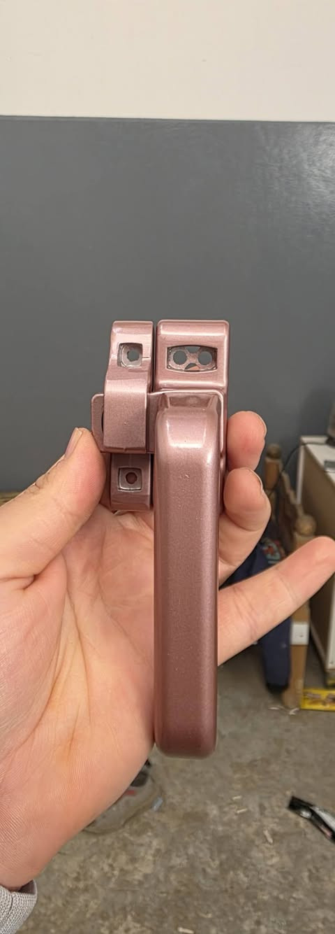 يده شباك المنيوم
ترهم عل شبابيك الحديد شي مرتب
للأستفسار مراسله رقم
***********
