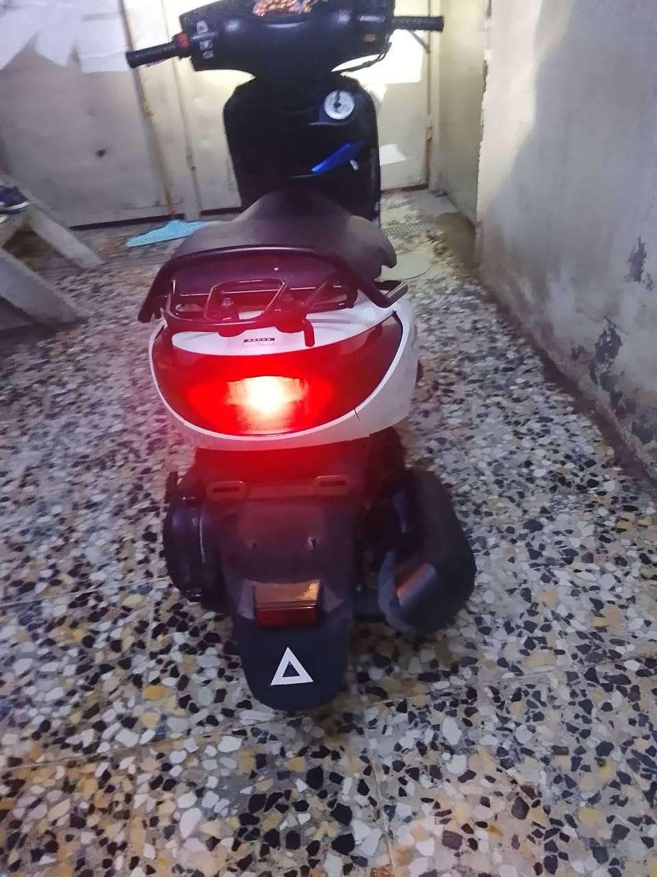 بريز حديث لايت عالي كله شغاله اي نقص مابيه نضافه فول دراجه جديده لوك السعر ٦٥٠ بغداد المشتل ***********
