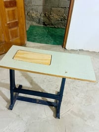 طبله خياطه • نضيفه • ما بيها كسر