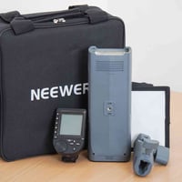 فلاش نيوير q3 فلاش neewer q3 لكامرات سوني و كانون ‎200 واط كامل الملحق...