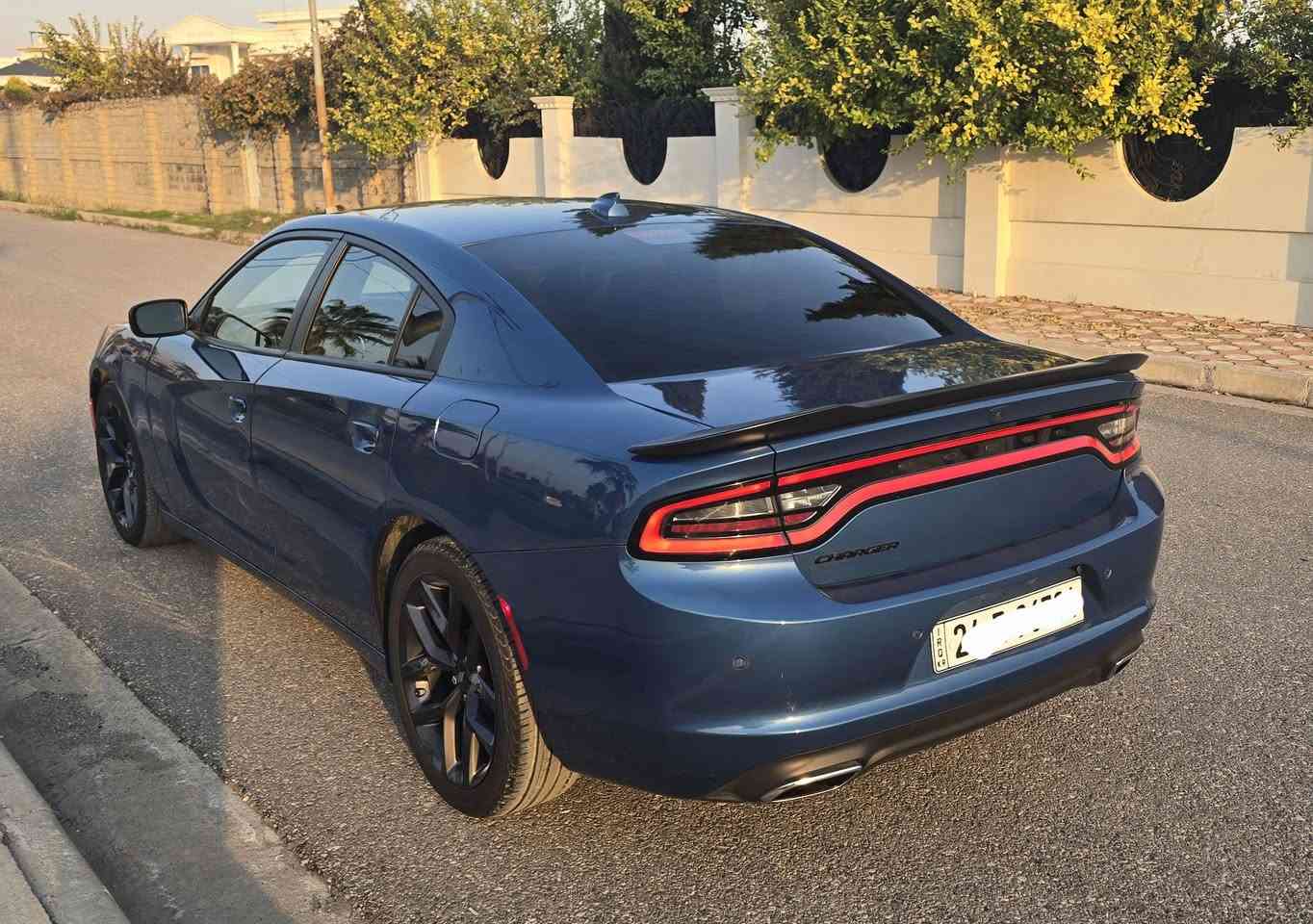 جارجر 2023  ( الإصدار الاخير ) Last Call 
لون بحري💙
مواصفات بلاك توب Black Top
6 سلندر تو ويل 
بيها قطعة كلير أمريكا ومكانين تقليم 
رقم وهزة وسنوية كله جديد 

مكان السيارة دهوك 

***********
***********
