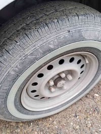 تايرات جدد 15/95معه الوياله مراوس 14مكان بغداد المعامل رقم 07707811509