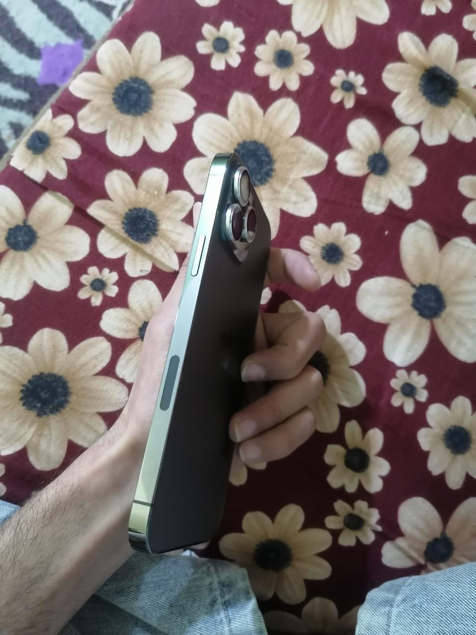 للبيع 13 برو ماكس ذاكرة 256 بطارية 83 نموذج M وتر بروف الجهاز وكالة ما مفتوح الملحقات كفر و كيبل فقط رقم ***********
