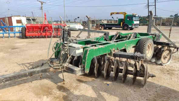 دسك بلير حجم 24 موديل 19 مستخدم لحيم فقط بالعربانه مال تايرات عنوان واسط -قضاء العزيزيه 
***********
