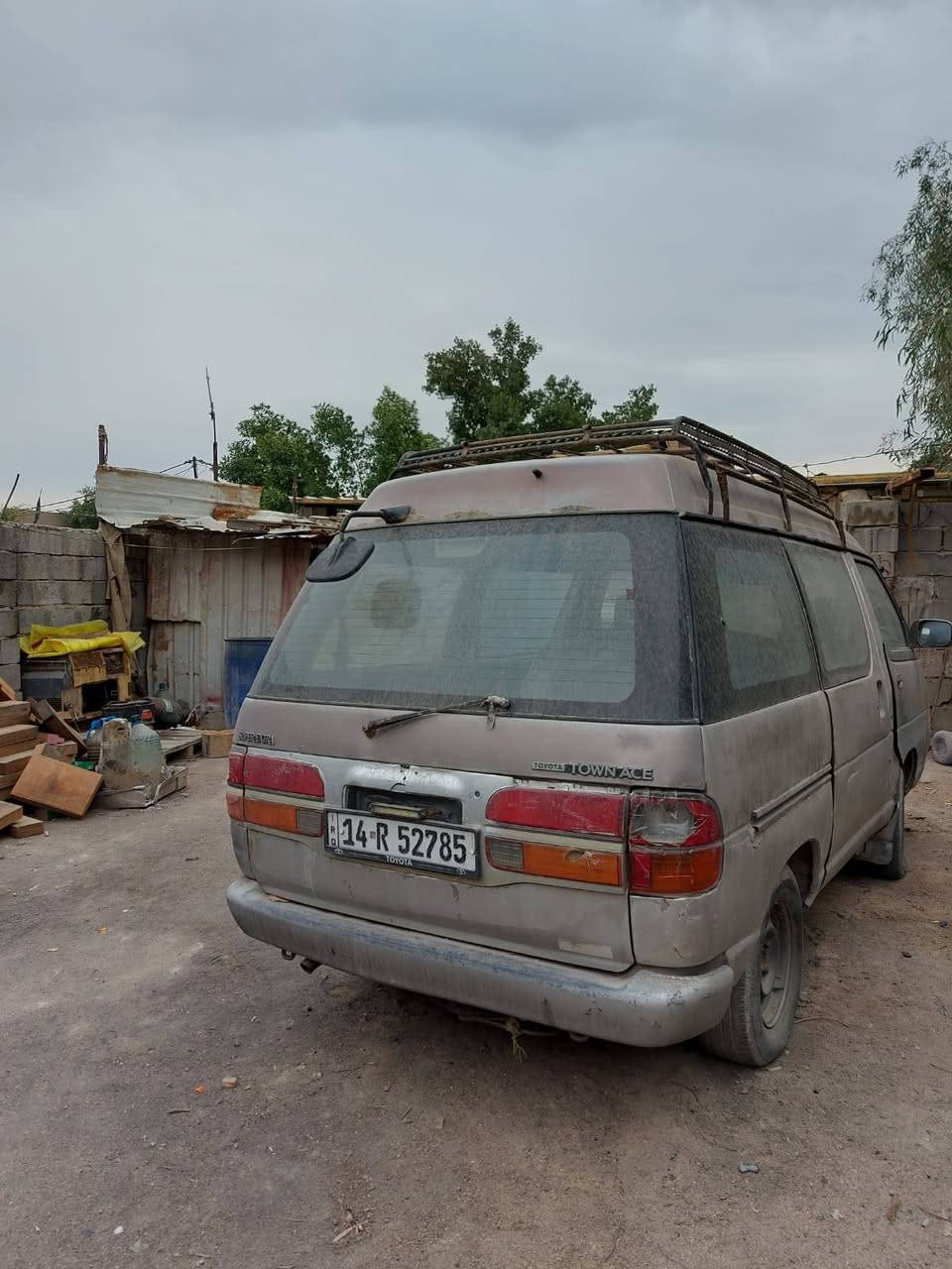 تيوتا فاره للبيع رقم بصره الدولي الجديد خصوصي  محرك ثري واي شرط
موديل 92 السعر 28 وبيه مجال مكاني البصره التنومه للتواصل ***********
