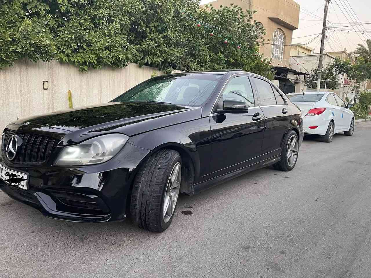موديل 2010
صور المكانت الي صبغت بيه موجودات داخل المنشور 
C300 سته سلندر في
صدر جديد 
تبريد جديد 
تخم تاير سياره جاهزه رقم سليمانيه هزه جديده مساقطه
سياره جاهزه عله آخر حبايه بدون اي نقص عنواني بغداد الكاظميه ***********
*********** السعر 123وبيه مجال
