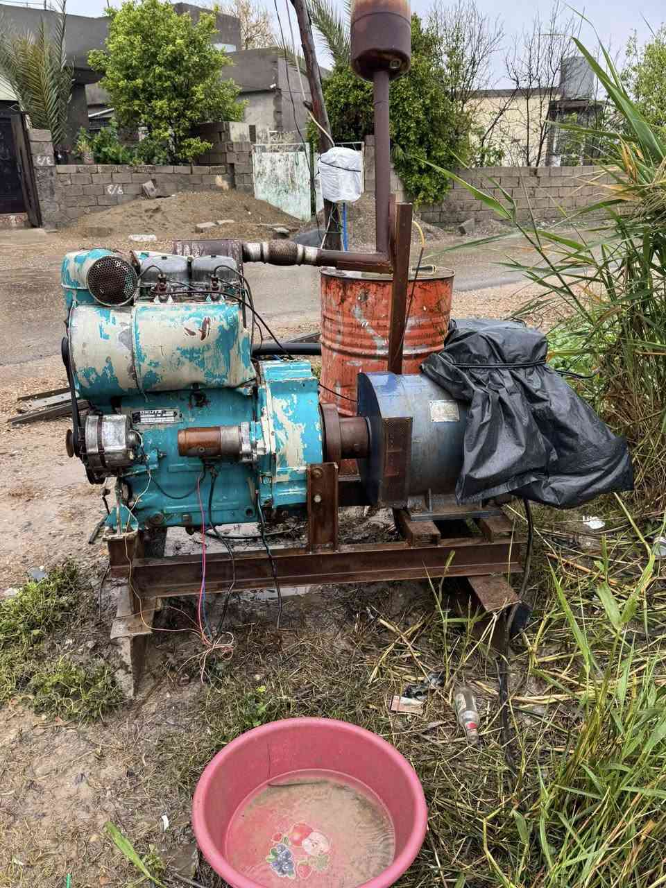 السلام عليكم محرك للبيع نضيف كلش دويس ٢بستم ٩١٢ الماني  مكانه خارج سامراء ***********
