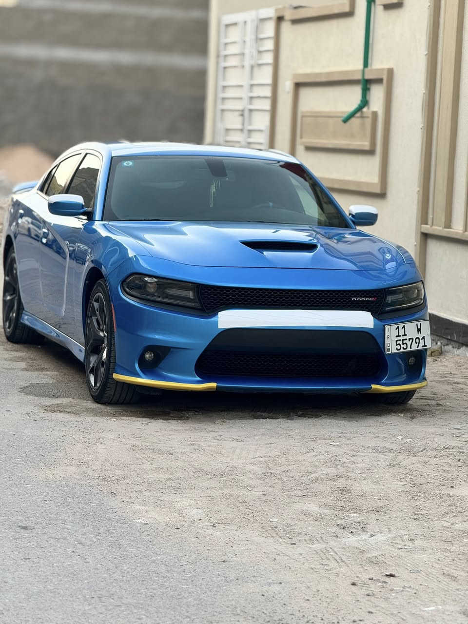 جارجر GT  جيتي  )
(‏‎ وكاله هارلم خليجي  ) مغلفة PPF ضمان 10 سنوات 
‏‎الموديل : 2019 . (سياره خليجي وكاله هارلم ) 
‏‎( المحرك : 6V 3600. ) 
‏‎(سياره كفاله عامه لا صبغ ولا بارد ولا. شخوط ) 
‏‎العداد :80K الف  شرط الفحص  ( سياره جديده ) 
‏‎(سياره بلاديه كله علا ايد وحده )
( رقم بغداد بسمي الجديد تحويل ثاني يوم )
‏‎المواصفات : الون بحري الجميل 
‏‎* نسخة  GT 
‏‎* حساسات خلفية . 
‏‎* شاشه كبيرة مع نظام ملاحة نفكيشن GPS .
‏‎* سستم صوت الپاين مع سماعات پريميوم .
‏‎* ويل قياس 20 انج . 
‏‎* مصابيح امامية زنون . كلش عالي فلاش
‏‎* كشافات الضباب زنون . 
‏‎* فتحت سقف (سلايد) . 
‏‎* مقاعد رياضية من الجلد الفاخر . غرفة مخليلة بلون السيارة كلفتني 4 ورقات 
‏‎* المقاعد الأمامية كهربائية . 
‏‎* مقاعد أمامية تبريد وتدفئة . 
‏‎* تشغيل عن بعد . 
‏‎* ستيرن كهربائي . 
‏‎* تدفئة ستيرن . 
‏‎* محدد سرعة . 
‏‎* تلفون بلوتوث . 
‏‎* كاميرا خلفية .
‏‎* مرايا متحسسة للاضاءة العالية .
‏‎* كير شفتر بالستيرن . 
* الداخل سيستم كاربون ڤايبر كامل دشبول وبيبان 
‏‎* دخول ذكي (بصمة) .
سياره ماخذه من شركه هارلم 
سياره  خليجيه 📍
قطعة نادره سياره استخدام شخصي 1
‏‎رقمي *********** 
مكاني البصرة 
‏‎
