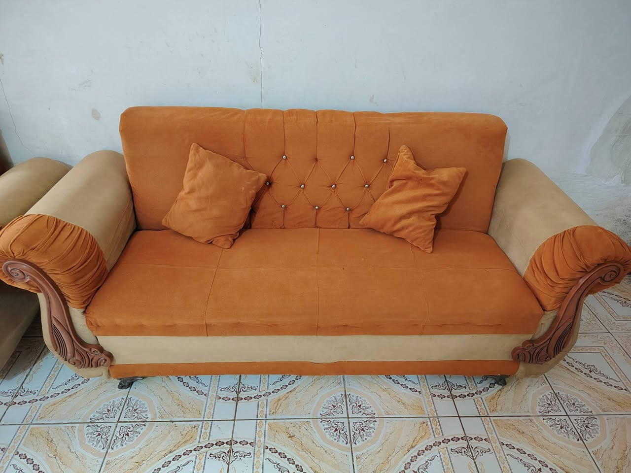 السلام عليكم
 تخم مستخدم مرتب ونضيف ٥ قطع للبيع


**إذا كنت صاحب هذا الإعلان وتريد حذفه لأي سبب، رجاءا أرسل رسالة إلى الدعم الفني**