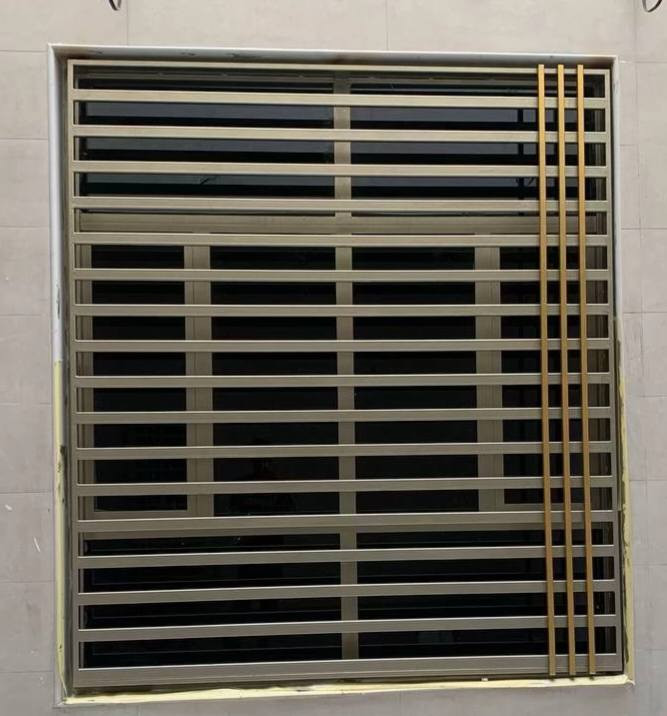 صبغ شبابيك وبيبان صبغ داخلي خارجي متفرغ حالين فقط رفاعي  نظافه شرط لعمل ***********
