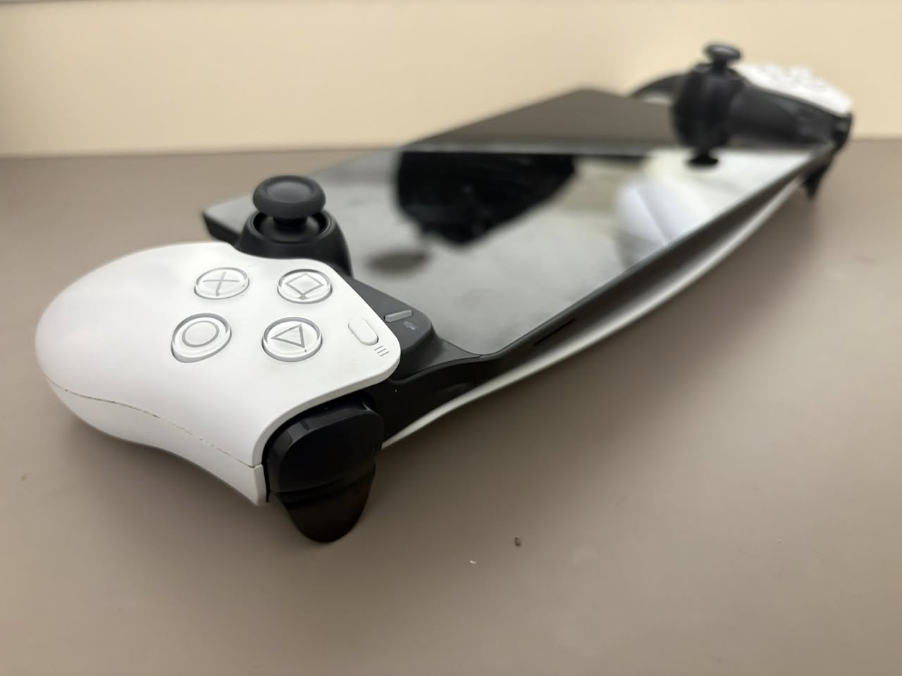 بلي 5 بورتر للبيع ب 335 الف ويا شتراك شهر


**إذا كنت صاحب هذا الإعلان وتريد حذفه لأي سبب، رجاءا أرسل رسالة إلى الدعم الفني**