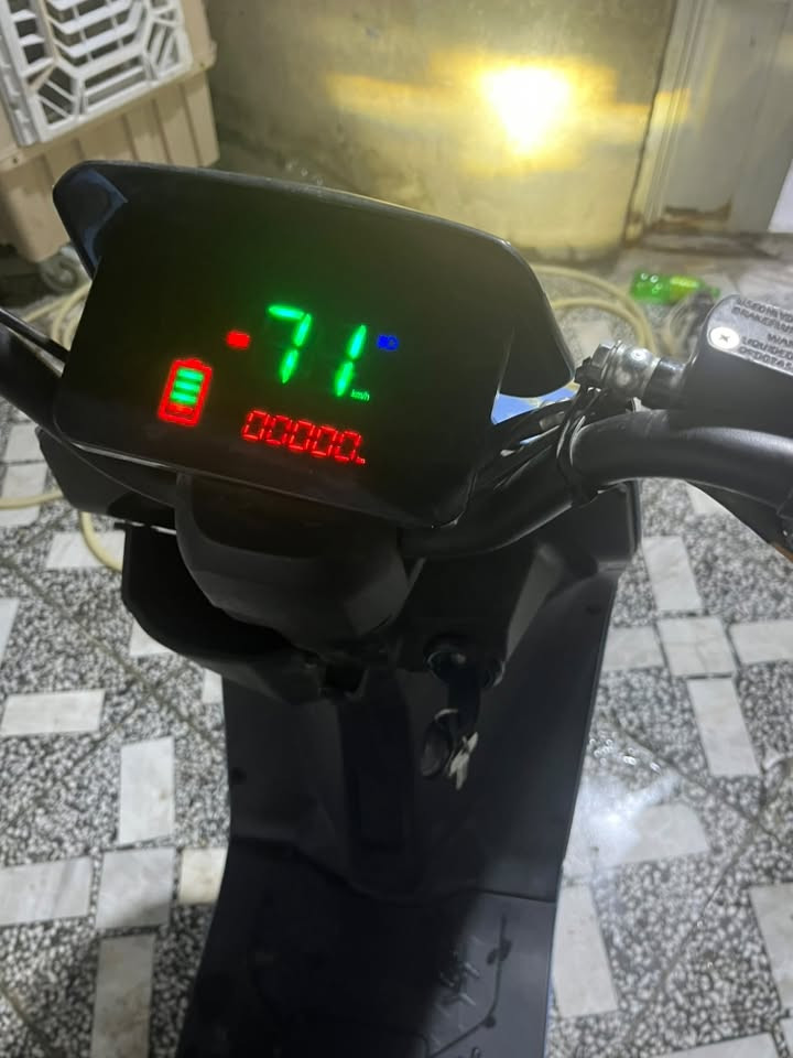 دراجه شحن للبيع
دراجه كامله ما نقصه شي
🔋 بطاريات العدد 5 موجودات بلصوره نضيفات جدد
بريك امامي فقط
 سرعه 71
مفتاح العدد ثنين + تشغيل عن بعد
(لايتات + اشاير + هورن + رجوع خلفي) كلهن شغالات
السعر 350 وبيه مجال
العنوان بغداد البياع تقاطع درويش
اتصال على الرقم او واتس اب
***********
