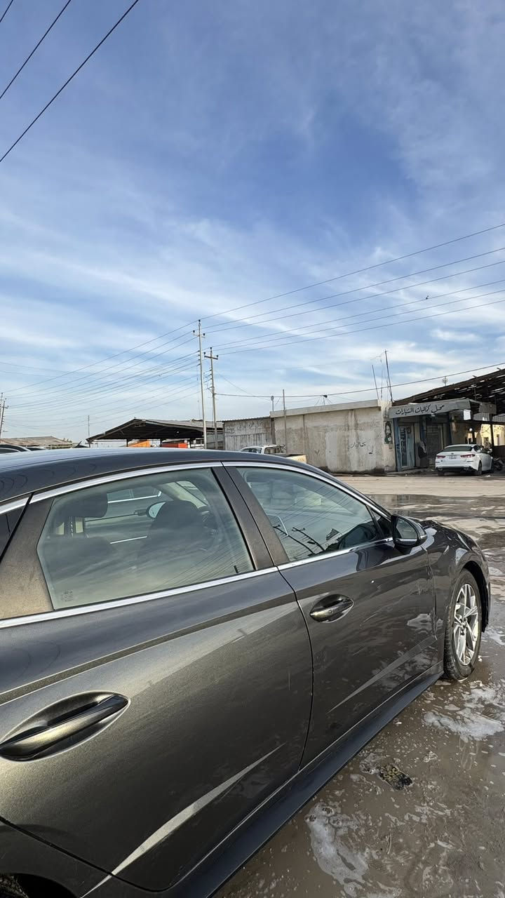 سوناتا. 2022 SEL
🔹 اللون: فيلي
🔹 المسافة:50,000 كم
🔹 المحرك: 2500 GDI
🔹 الگير : أوتوماتيك دگم 

الضرر (موضح بكل أمانة):
 • الجاملغ الأمامي مبدل نفسـه
 • الجاملغ الخلفي بارد فقط .
 • البنيد ربع بارد، مرشوش كامل لتوحيد اللون

المواصفات:
 • فول مواصفات ما عدا الفتحة والكشنات.
 • بصمة  (أبواب + تشغيل)
 • دخول ذكي
 • جنطة ذكية
 • LED نهاري
 • رادار 360 درجة
 • توقف آلي
 • أوتو هولد
 • 4 أنظمة قيادة
 • قيادة ذاتية
 • تحديد مسار
 • مؤشر طرق
 • كشنات كهرباء
 • سايد بريك دگمة

الحالة :
 • گير، محرك، لغود، شواصي كفالة
 • السيارة جاهزة ونظيفة كلش(حدادية جديدة -وتخم تايرات جديد -تدفئة وتبريد -شرط الفحص ) 
 • ماشية قليل واستخدام شخصي

السعر :- 165 $ وبيها مجال للشراي المو شراي لا يتصل 
للأستفسار :- ***********
