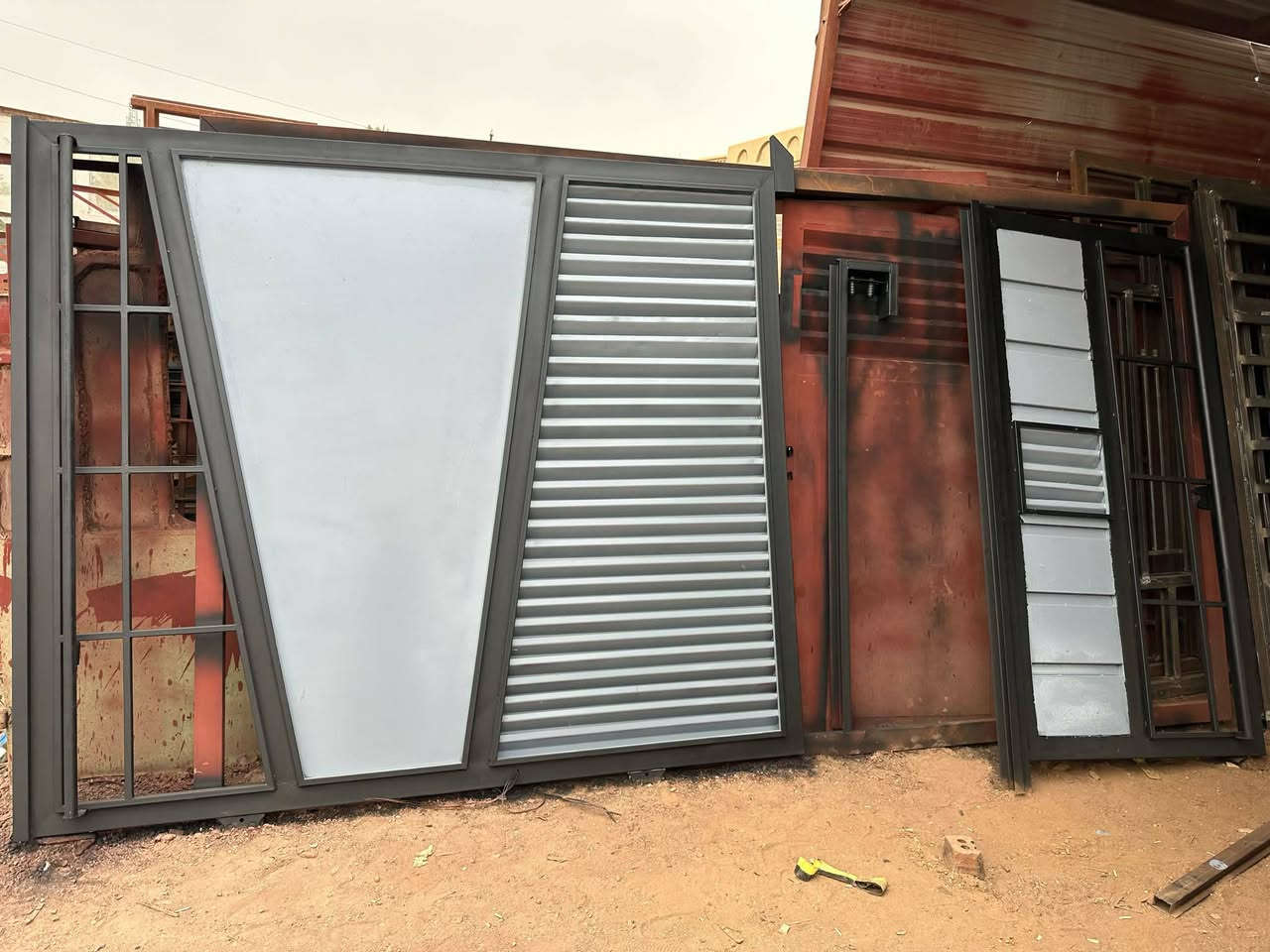 حداده النسيم كافته انواع البوب وشبابيك ومصاطب حدائق اسعار تنافسيه المكان النساف البعلوان قرب مجسر المشات الاستفسار خاص او تصال على ارقام الهواتف ***********   *********** واتساب
