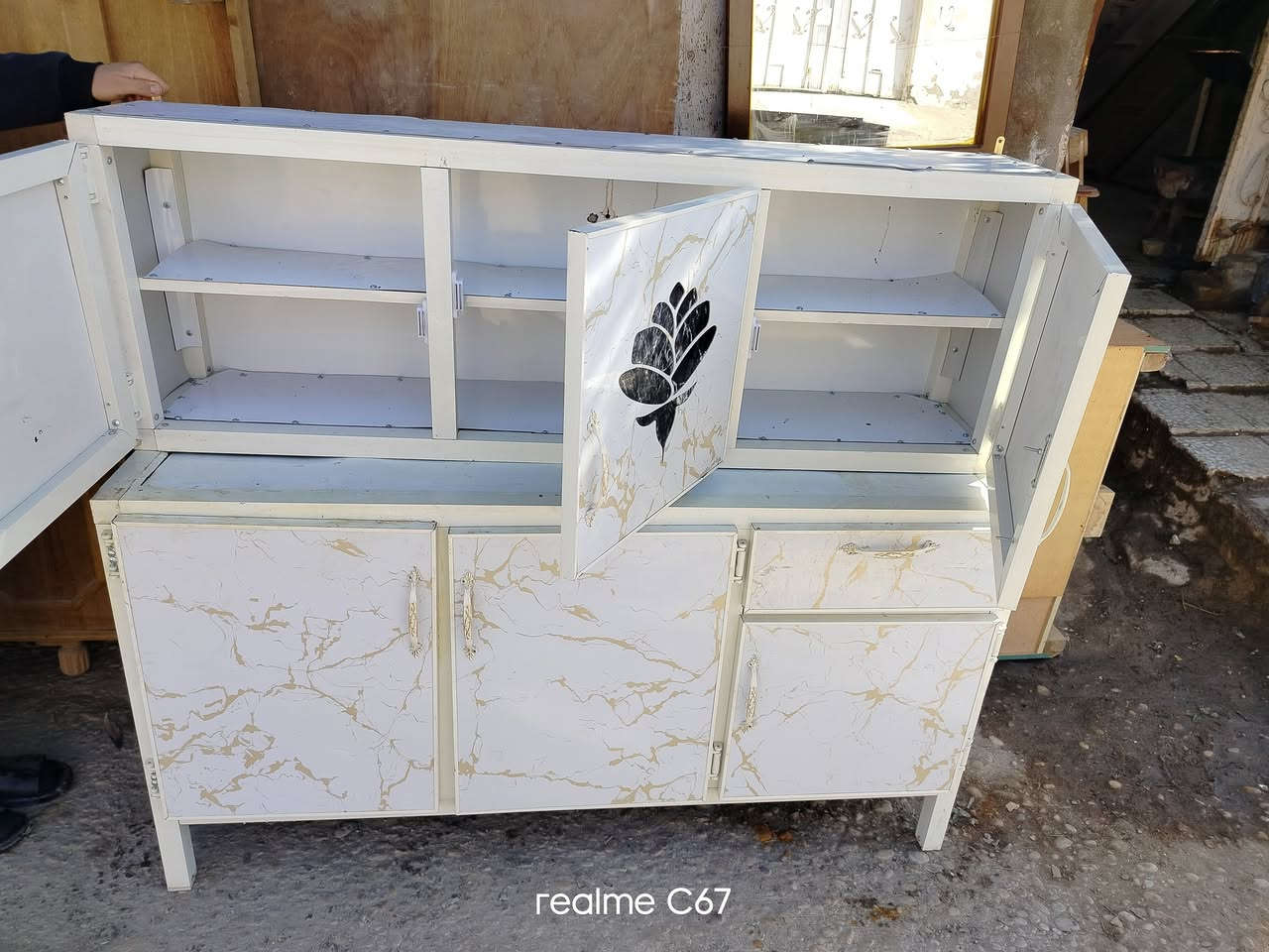 كاونتر متر ونص وسنك مرمر متر و20 نظيف كلش السعر 185الف للتواصل العماره حي النداء شارع الحسينيه فرع فرن صمون الكرار تلفون ***********
