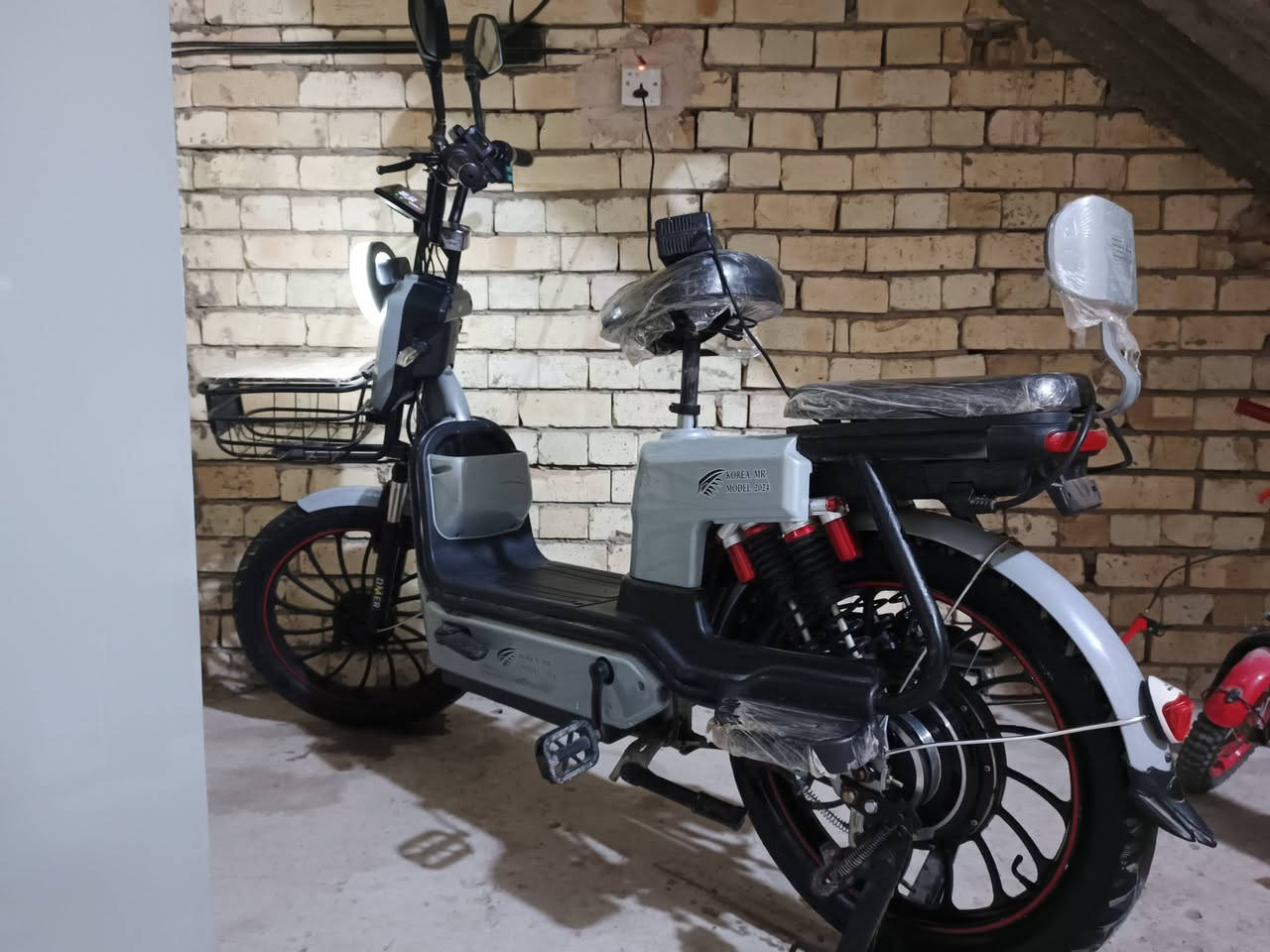 إخوان مكلف بالنشر دراجة شحن عوزها بطاريات وحالياً تشتغل بس سحبها ضعيف سعرها ٣٥٠ مكانها بغداد فلكة حي النصر واتساب موجود هاي صورتها


**إذا كنت صاحب هذا الإعلان وتريد حذفه لأي سبب، رجاءا أرسل رسالة إلى الدعم الفني**