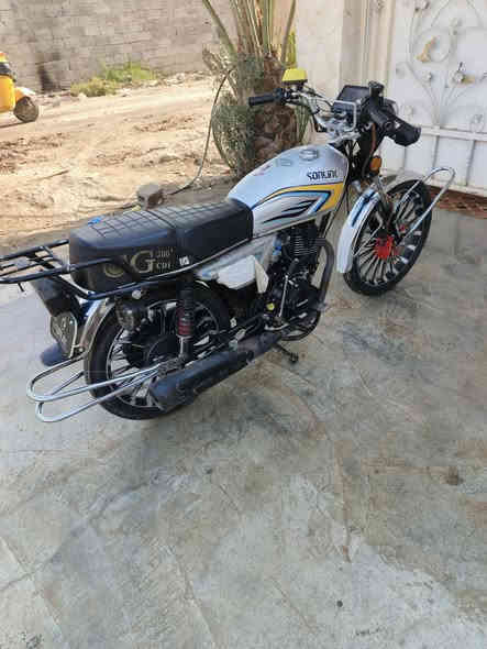 دراجة سونك ٢٠٢٤ للبيع كاملة اي نقص مابيها بس التانكي مالها بي رصعة مكاني الكاطون لي يريد يتصل ***********
