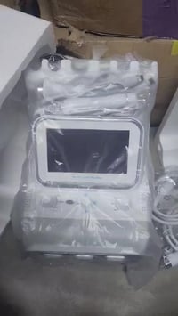 جهاز تنضيف بشره مامستخدم ولا دقيقه بس مشدود  جبته للمحل وسويت حادث  وب...