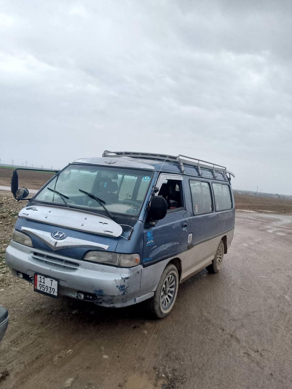 السلام عليكم كيا هوندا موديل 95 سنويه 29 الشرعي بالموصل شرط الوكاله والتحويل السعر 55لمجال ***********
