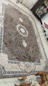 للبيع زوالي ايرانيه كاشان قياس 3*4 سعر 200 وميز طعام 6 كراسي سعر 50  و...