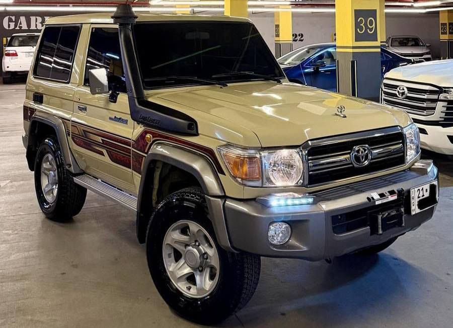 تۆیۆتا مێگزەمین 2013  ( j70 )
سەیارەکە ٩٠.٠٠٠ کم ڕۆیشتوە 
بیلاد پۆستاڵ ، شوتە ، وینج 
بێ بۆیاخ 
گێڕ و مەکینە و ئەکسل و هەمووی بە شەرت 
سەیارەکە لۆک لۆکە وەک سفر وایە
٤ تایەو ویلی بیلادی تازەی لە ژێرایە 
کامل سێرڤس کراوە

سعر : لە کۆمێنت داوای بکە ڕاستەوخۆ بۆت دێت 🤖 

زۆر بەجوانی و پاکی ماوەتەوە 
دینار مەسرەفی تێدا نییە 

ژمارەی خاوەنەکەی 
***********
