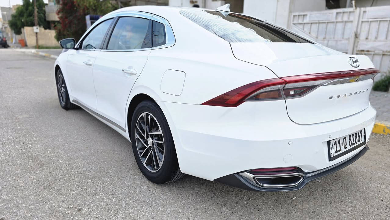 ازيرا ٢٠٢٣ كفالة عامه رقم بغداد
ماشيه ٩٨  
غاز فقط مكينة ٦ 
مواصفات شاشة جبيرة ويل كروم 
السعر ١٩٧ وبيها مجال 
مكاني نعمانيه واسط 
الاستفسار ‭٠٧٧٢ ٦٥١ ٤٩٣٠‬
