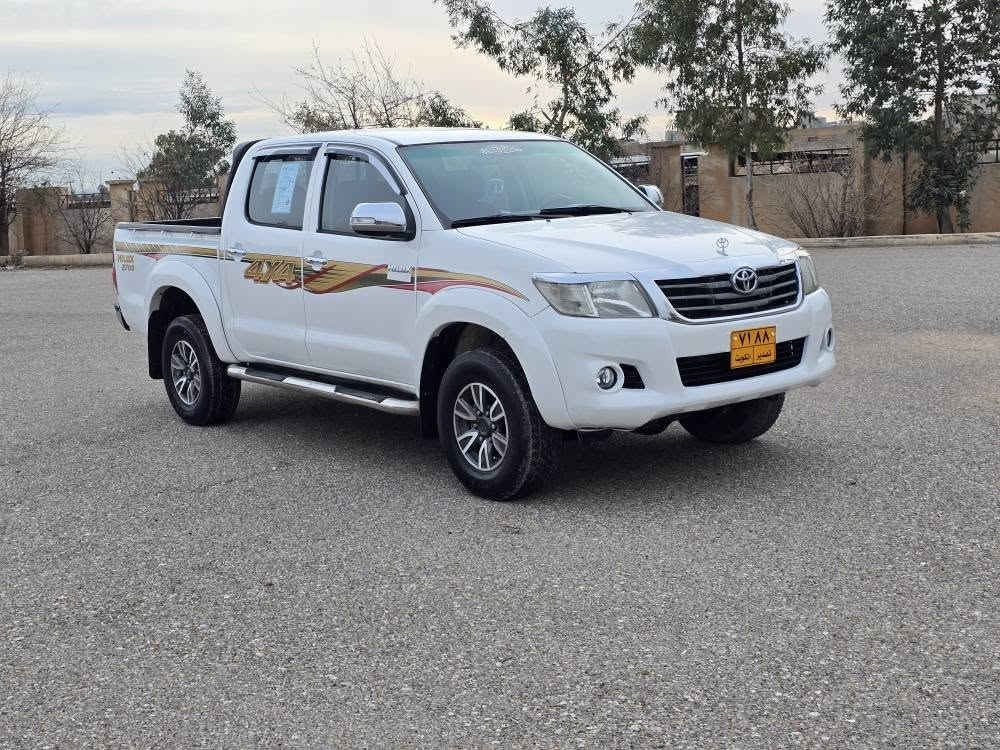 مرزیە گاز مۆدیل ۲۰۱٤ مەنەفیست و پاکانەی لەگەڵە دووپارجەی سبوغەلەسەرساغە سەیارەکە بێ ساردەکوتەو بێ دەعموولێدرانە مەکینەی نەکرایتەوە دەبڵ ئەکسلو کارەبایاتی هەمووی بەشەرتە سەیارەکەلەسەردەقی شەریکەمایە دەعامی بۆدەعامی بەشەرت 
سعری۱۱۷
ژم۰۷٥۱٤۰٤۰٤٥۳
ژم۰۷۷۰۳۰۹۱۰۱۰
شوێن کۆیە أربيل, العراق
