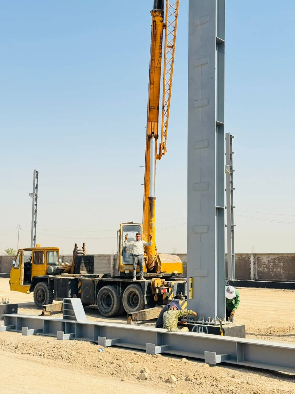 سلام عليكم كرين 20طن جاهز من كل شي موديل 79
***********
