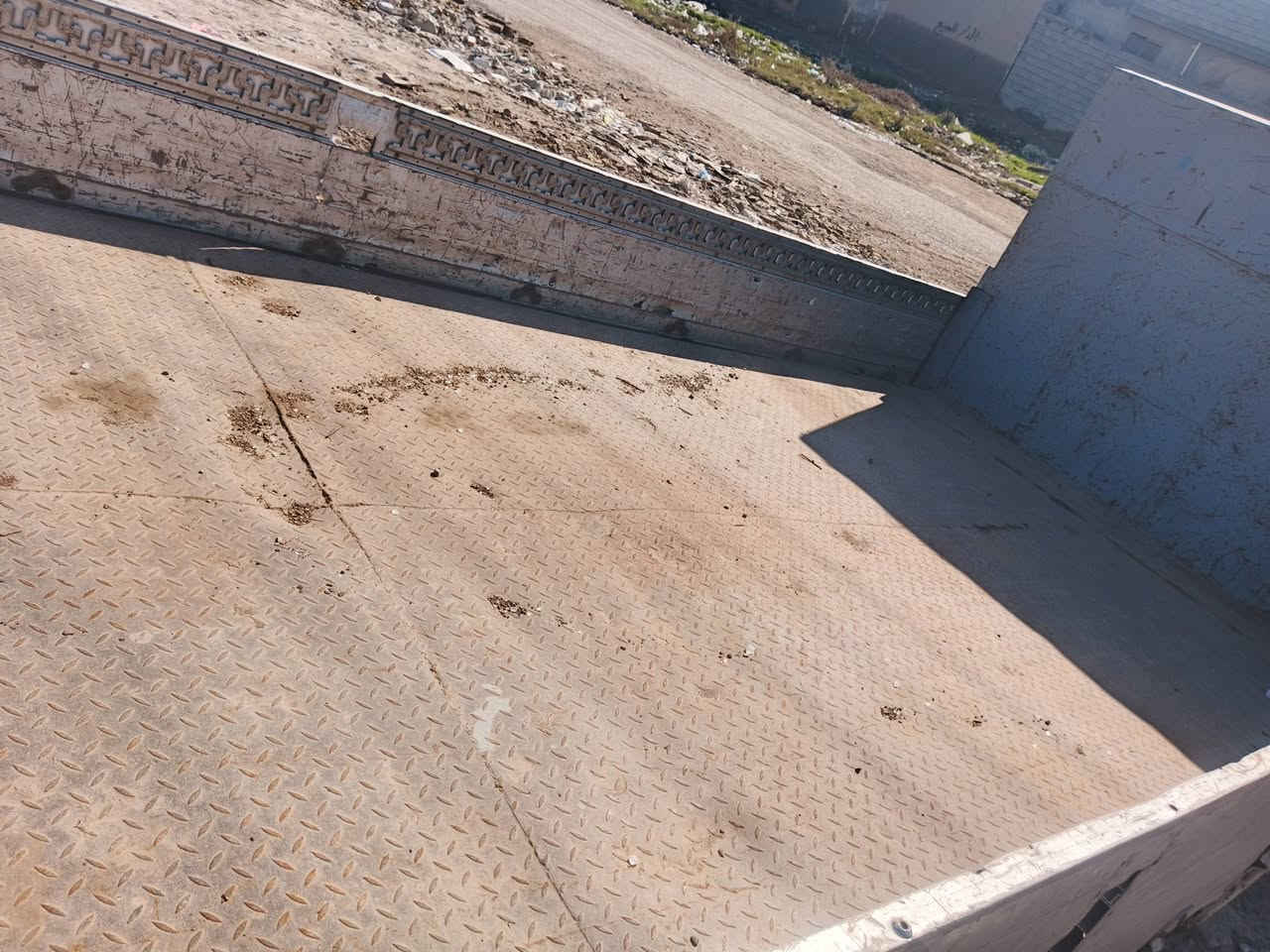 السلام عليكم اخوان بدي هينو للبيع طول ستة آلة عشرة السعر 8اوراق رقم الهاتف ***********
