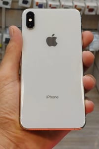 آيفون XS ماكس • ٢٥٦ • بطارية ١٠٠