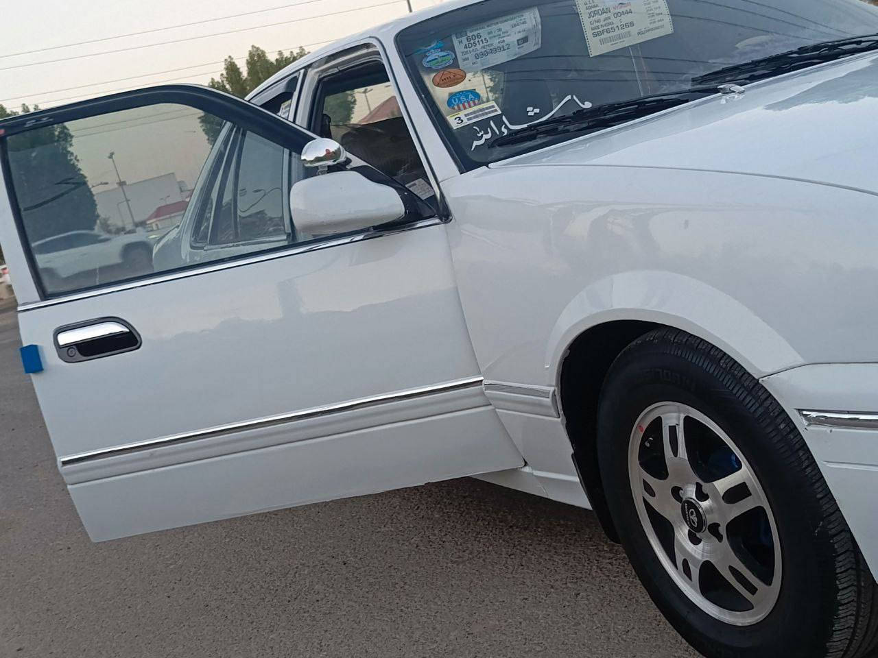 السياره متعوب عليه
والياخذها بالعافيه عليه 
السلام وعليكم..... 
دايو برنس فراشه🦋 موديل 1996 ... الون ابيض 
رقم بغداد  .... مشروع وطني  سنويه ل 2027 
تحويل بنفس اليوم...  
كير وتماتيك....
محرك مفتوح....
كير ومحرك جدد مكفولات  ........
ماشالله بيه نعومه فول ترايك وين ميعجبك 
ويل كب مجلي لونين 
تخم تاير....... باتري جديد 
كهربائيات كله شغاله ..
مشط ستيرن باور سلف داينمو راديتر كله جديد 
السيارة مصبوغة بس احزام الجماليه مكفولة من الضربه  والكص والخياس 
شواصي حيل نظاف 
صدر خلفي أمامي جديد 
غرفتها جديده ...دواخلها جدد بطاين جدد كشنات جدد دشبول صاج جديد
السعر)( 42 ))بيها مجال ... بصيط حك الجيه 
رقم الهاتف ***********‬‏/‏‪***********‬‏
مكان سيارة بغداد
  السياره محد يعرف قيمتها بس الجناي وبلحقيقه احله من الصور 
الله شاهد متعوب عليه
اسف عل اطاله الشراي يتصل غير متواجد عل 
فيس اتصال فقط .....
