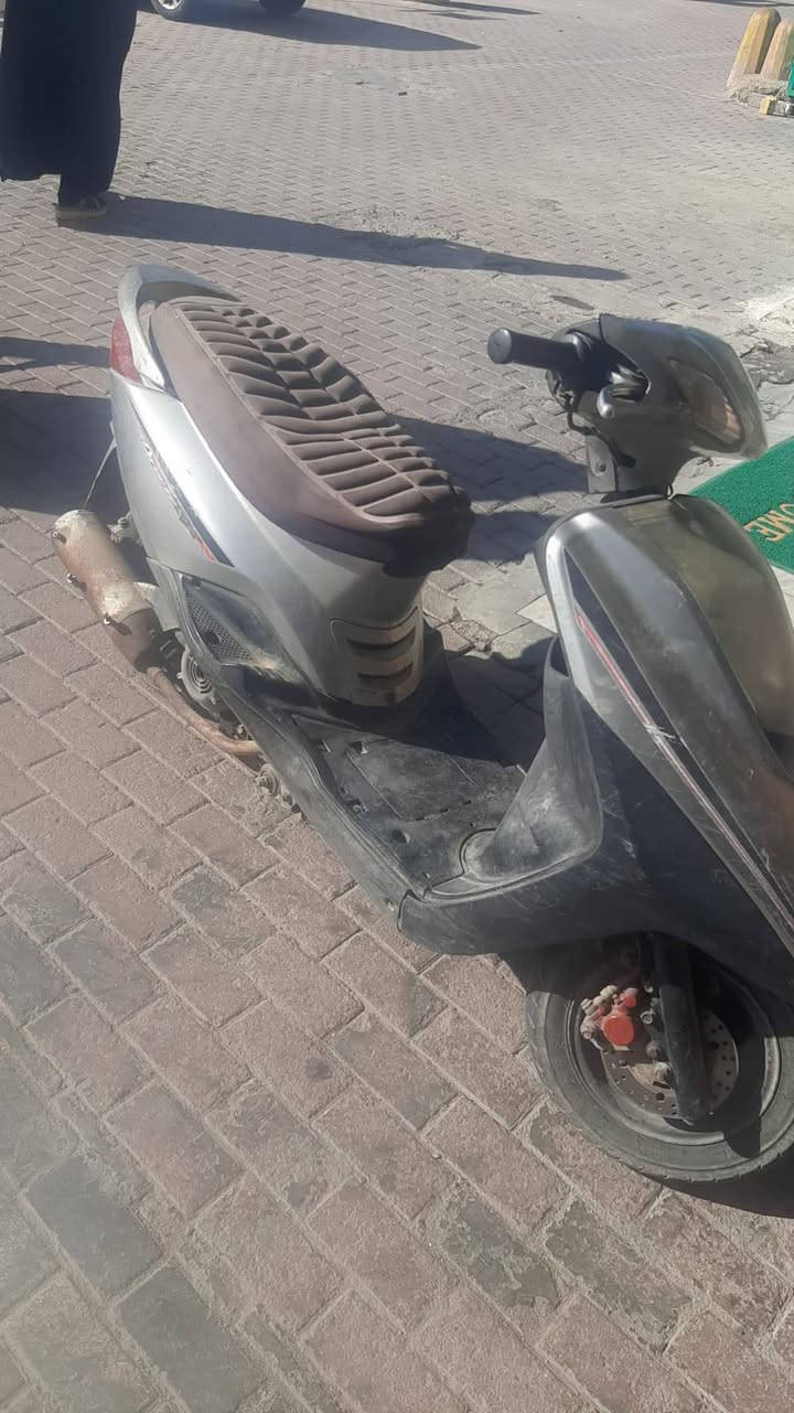 السلام عليكم
دراجة للبيع بريز كايمه راتله تفتح مكينه بنص 
كهربائية كله شغاله ***********رايده 350
