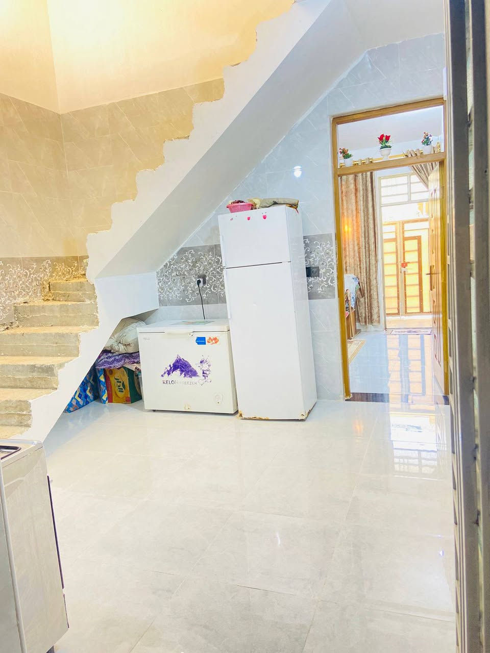 بيت50 متر طابقين المكان شارع خولة ثالث فرع ع اليمنة /***********
