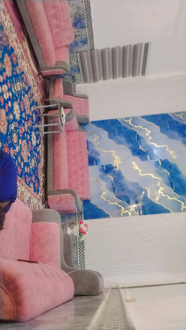 سلام عليكم بيت للبيع مساحه 200م  الشموع قرب مدينه العاب يبعد عن الشارع العام 40 م بيت درجه اولى السعر خاص رقم الهاتف ***********
