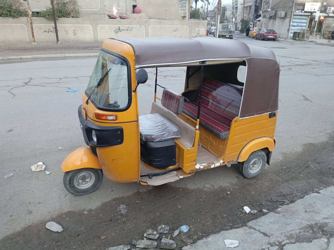 السلام وعليكم تكتك للبيع موديل 2020 بدون رقم بس  اوراق المصطفى حلوه نظيفه مكانه بغداد شعب سعره خمس ملاين وربع وبيه مجال 
لاستفسار ***********
