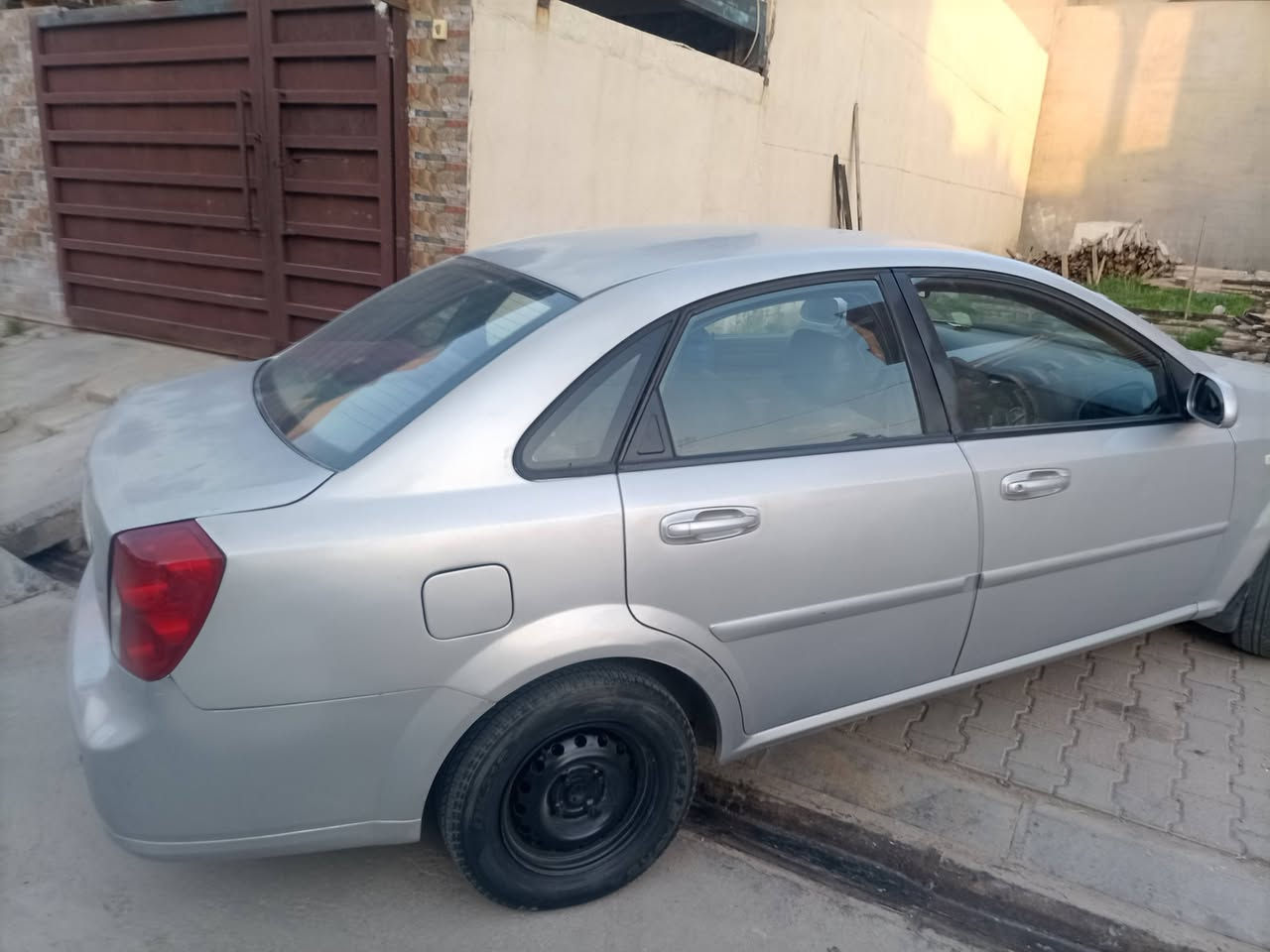 سلام عليك اوبتره2005 كير محرك شرط دفتر بانزين سنويه 29دولي بيه صبغ جامرلغ خلفي صبغ واثنين تبديل بلادي بدون دواخل سعر 62وبيه مجال مكاني كركوك حي النداء ***********
