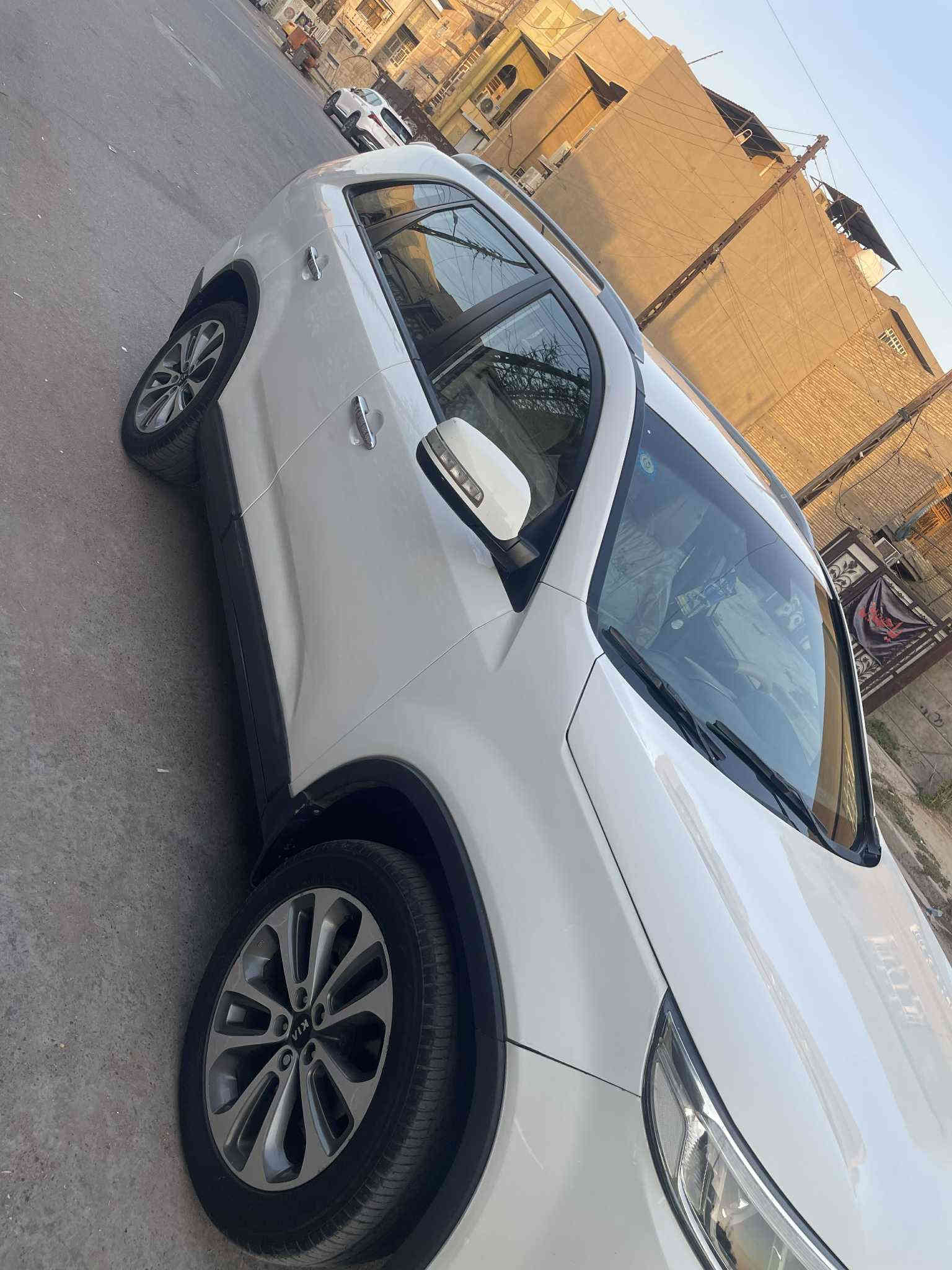 السلام عليكم كيا سورنتو للبيع موديل ٢٠١٤ خليجي اربعه سلندر مكينه كير مكفوله مواصفات شاشه تحكم ستيرن مري شفط ٧ راكب ٣ قطع تبريد داخل بيجي نضام ايكو اشاير بالمري سياره بيه مكانات صبغ ابيع حزام سونار ب منشور رقم واسط باسمي ماشيه ١٦٠ مكان سياره بغداد السعر ١٣٥ بيه مجال بصيط  الاتصال ***********
