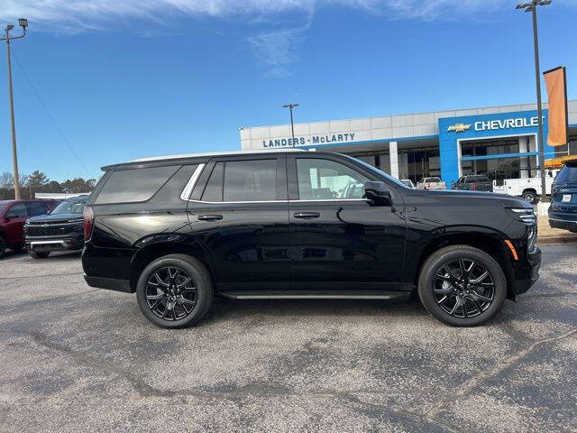 🚙 للبيع | 2026 CHEVROLET TAHOE LS (جديد) 🇺🇸✨
📦 مدة الوصول: 45 يوم – المركبة حالياً داخل أمريكا
💵 السعر: 53,000$ — 530 ورقة 💰 (شامل الكمرك)
🎖️ سعر حملة كتاب ذوي الشهداء: 45,000$ — 450 ورقة
📄 العنوان: Clean Title — بدون حوادث أو أضرار ✅
🔍 تفاصيل المركبة:
• الحالة: جديدة (New) 🆕
• العداد: 12 مايل فقط
• الفئة: LS
• نظام الدفع: خلفي 4×2
• ناقل الحركة: أوتوماتيك 10 سرعات
⚙️ المواصفات الفنية:
• المحرك: EcoTec3 5.3L V8
• القوة: 355 حصان 💪
• العزم: 383 lb-ft
• الوقود: بنزين
• التعليق: Premium Smooth Ride
🎨 الألوان:
• الخارجي: أسود 🖤
• الداخلي: Jet Black
✨ المواصفات والمميزات:
الراحة والداخلية:
• مقعد سائق كهربائي 8 وضعيات
• مقعد راكب كهربائي 6 وضعيات
• دعم قطني كهربائي للسائق والراكب
• صف ثالث مقاعد 60/40 قابل للطي
• تشغيل عن بُعد
• تكييف أوتوماتيك ثنائي المناطق
• تكييف خلفي مستقل
• دخول بدون مفتاح (Key Card)
الترفيه والتقنيات:
• شاشة لمس عملاقة 17.7 إنش 📱
• نظام Chevrolet Infotainment 3
• Apple CarPlay & Android Auto
• نظام ملاحة Google Built-in
• Bluetooth
• USB Ports
• SiriusXM 360L
• نظام صوتي 6 سماعات
• OnStar & Chevrolet Connected Services
الخارجية:
• جنوط ألمنيوم 22 إنش كاربون فلاش 🔥
• باكج Dark Essentials
• شعارات شفروليه سوداء
• مرايا سوداء
• مصابيح LED
• Auto High Beam
• Spoiler
• Wheel Locks
الأمان ومساعدة السائق:
• Backup Camera
• Brake Assist
• Electronic Stability Control
• Traction Control
• ABS
• 8 وسائد هوائية
• Parking Camera خلفية
• Rain Sensing Wipers
• Tire Pressure Monitoring
⭐ Chevrolet Tahoe LS 2026
جديد • V8 • حجم عائلي • شاشة عملاقة • هيبة الطريق 👌🔥
📲 للحجز والاستفسار:
👉 https://wa.me/19142407963


**إذا كنت صاحب هذا الإعلان وتريد حذفه لأي سبب، رجاءا أرسل رسالة إلى الدعم الفني**