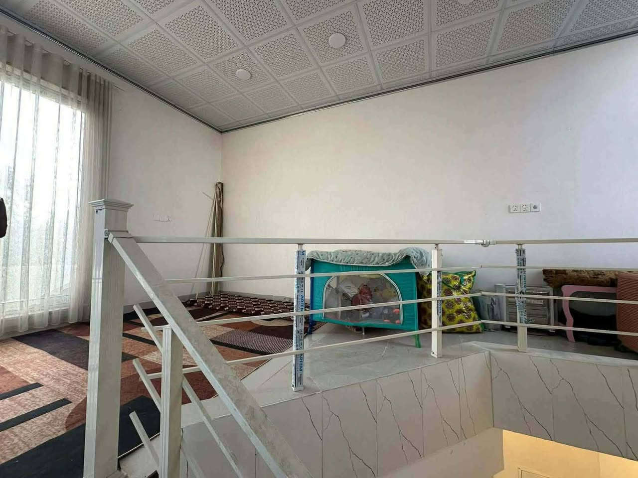 دار طابوا للبيع بناء حديث# طابق ونص
المحتويات
الطابق الأول؛؛؛ غرفة نوم عدد1 ومطبخ واستقبال وصحيات داخليه وكراج
الطابق الثاني؛؛ بيتونة كبيره مع تأسيس كامل للطابق الثاني ومجمع صحيات
المساحة (100)متر مربع
الواجهة (10)في(10)
السعر ٨٥ مليون مع مجال قليل
موقع مميز جدا على ساحه
العنوان؛ كركوك منطقة ال55 قرب موقف الكوسترات
مواصفات الدار؛ تبريد مركزي فووول مع سقوف مغربيه

لمعرفة التفاصيل 
الاتصال على الارقام التاليه *********** 
*********** 
للاستفسار اكثر يمكنكم مراسلة الصفحه))) 
ونتشرف بزيارتكم  ل(مكتب الاوس للعقارات) 
عنوان المكتب؛ سايدين كوباني المحافظه الجديده بالقرب من مجمع روان ستي ٢ ومجمع النجوم ٢
