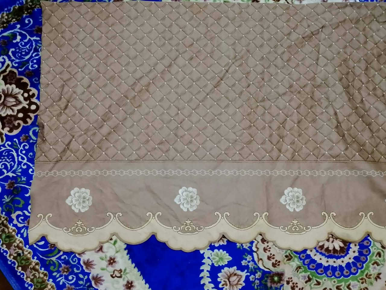 مفرش تخم عشر امتار وتلبيسات كراسي عدد سته
سعر 15


**إذا كنت صاحب هذا الإعلان وتريد حذفه لأي سبب، رجاءا أرسل رسالة إلى الدعم الفني**