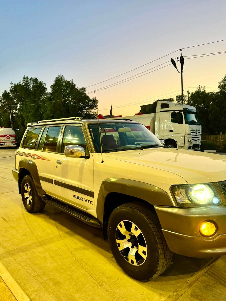 نيسان باترول سفاري
٢٠٠٩
فور ويل 
داخل كريمي +مشمشي
محرك كير مكفول كهربائيات 
بدون نقص ارقام جديد سنوية باسمي 
صافية من كلشي 
مصبوغة 2كلر جمالية 
مكاني بغداد البياع
سعر152
رقم الهاتف

٠٧٨٨٤٣٧٠٠١
واتساب ***********

