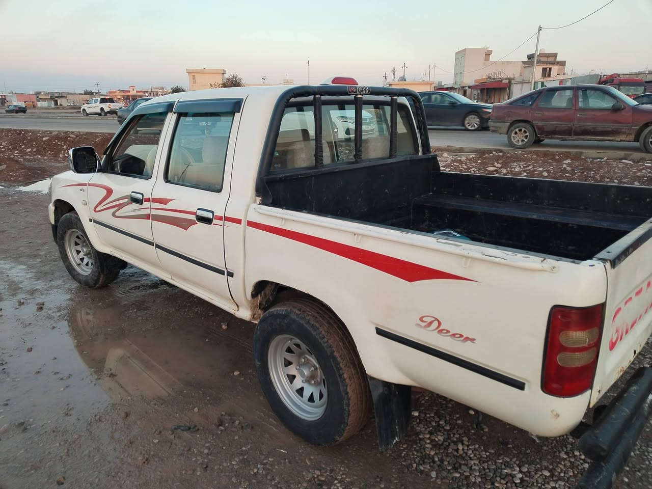 ت..***********
دێر مودێل 2006 کاپرێتە  مەنەفێس دەعم و لێدراوی نیە سێ جێی سبوغە  گێڕ مەکینە اکسل بێ عەیب سیارە زۆر جوانەو جاهزە سعر 27وەرەقە
