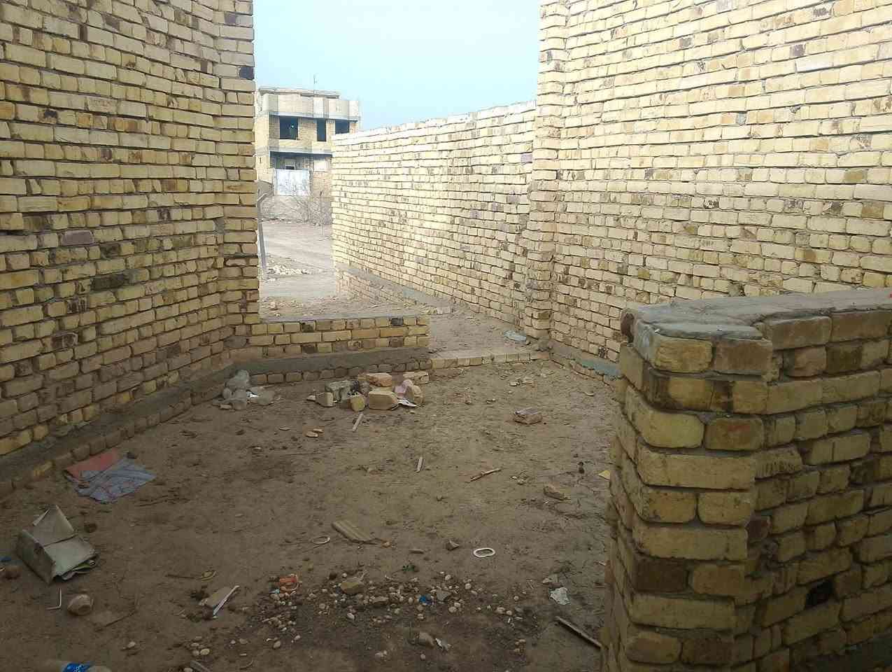 هيكل للبيع مساحة ٢٠٠م طابو زراعي 
واجهة ١٠م شارع ٨م 
غرفتين نوم /صالة /استقبال / مطبخ /صحيات /مناور 
الموقع حي بابل الزراعي 
***********
للأستفسار اكثر مراجعة مكتب الورد للعقار قرب فلكة الساعة مجاور مكتب الجزيرة مقابيل مركز الشباب
