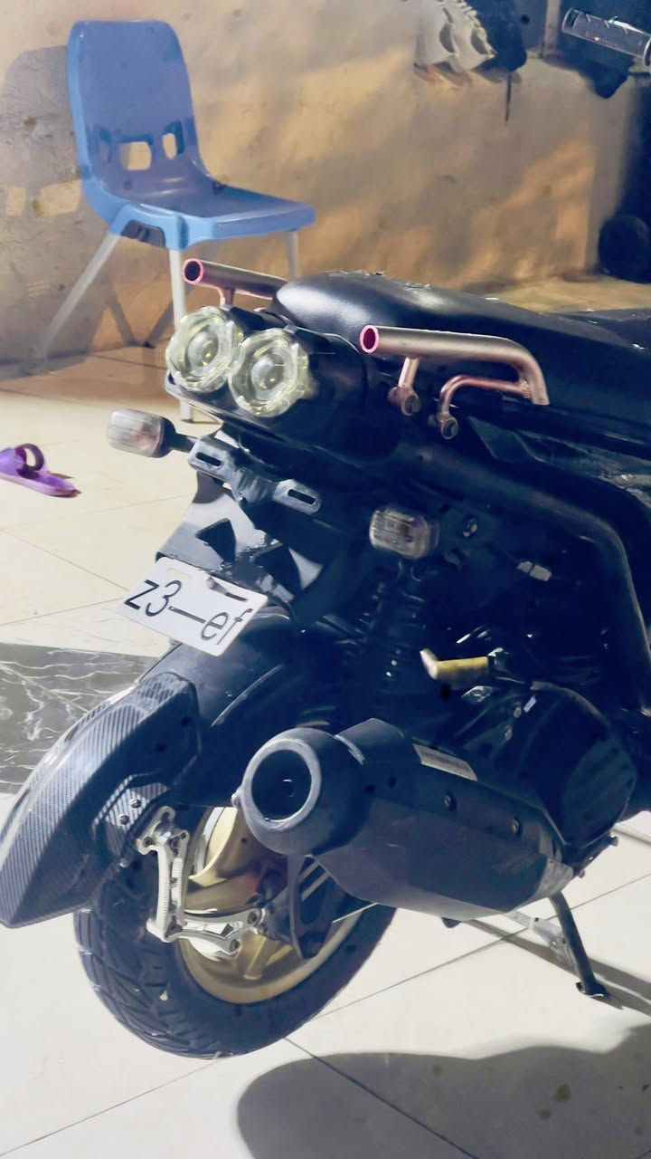 السلام عليكم سكنس جبلي للبيع كفالة عامة من كلشي مكينة برغي ما مفتوح بيهه شلعة معدل فول وين ما تريد افحص مكينة خرسة كاملة من كلشي لايت زينون اشاير عيون مكاني بصرة قبلة السعر 1400 وبيه مجال *********** فقط واتساب او اتصال
