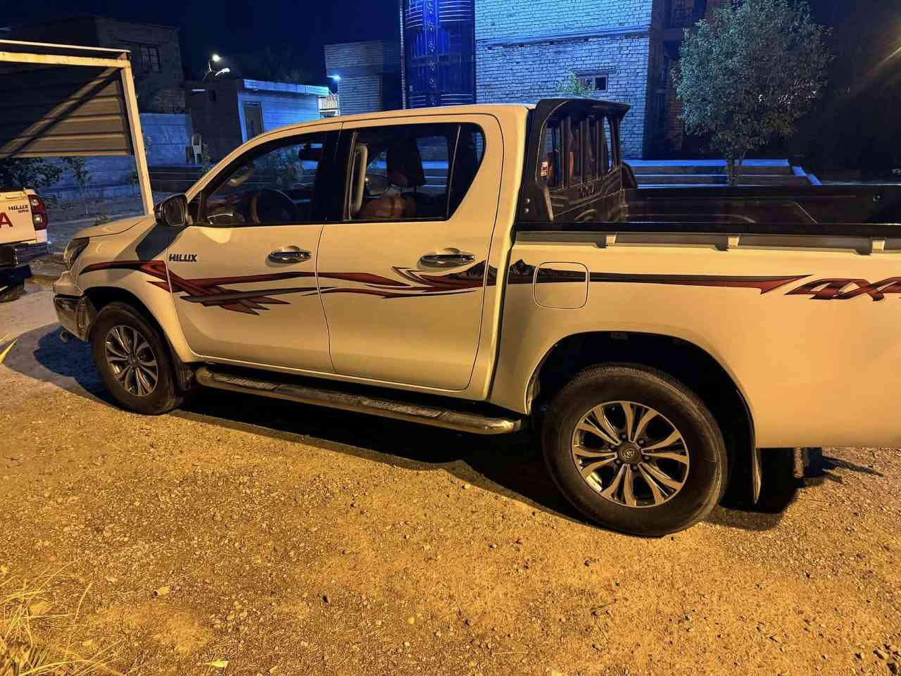 سعوديه ٢٠١٧ مكفوله فول مواصفات ببصمه باب وبصمه تشغيل رقم بغداد ب اسمي ماشيه ١٩٠  لون ابيض صدفي 
***********
مكان بغداد فلوجه 
السعر ٢٧٨ وبي مجال
