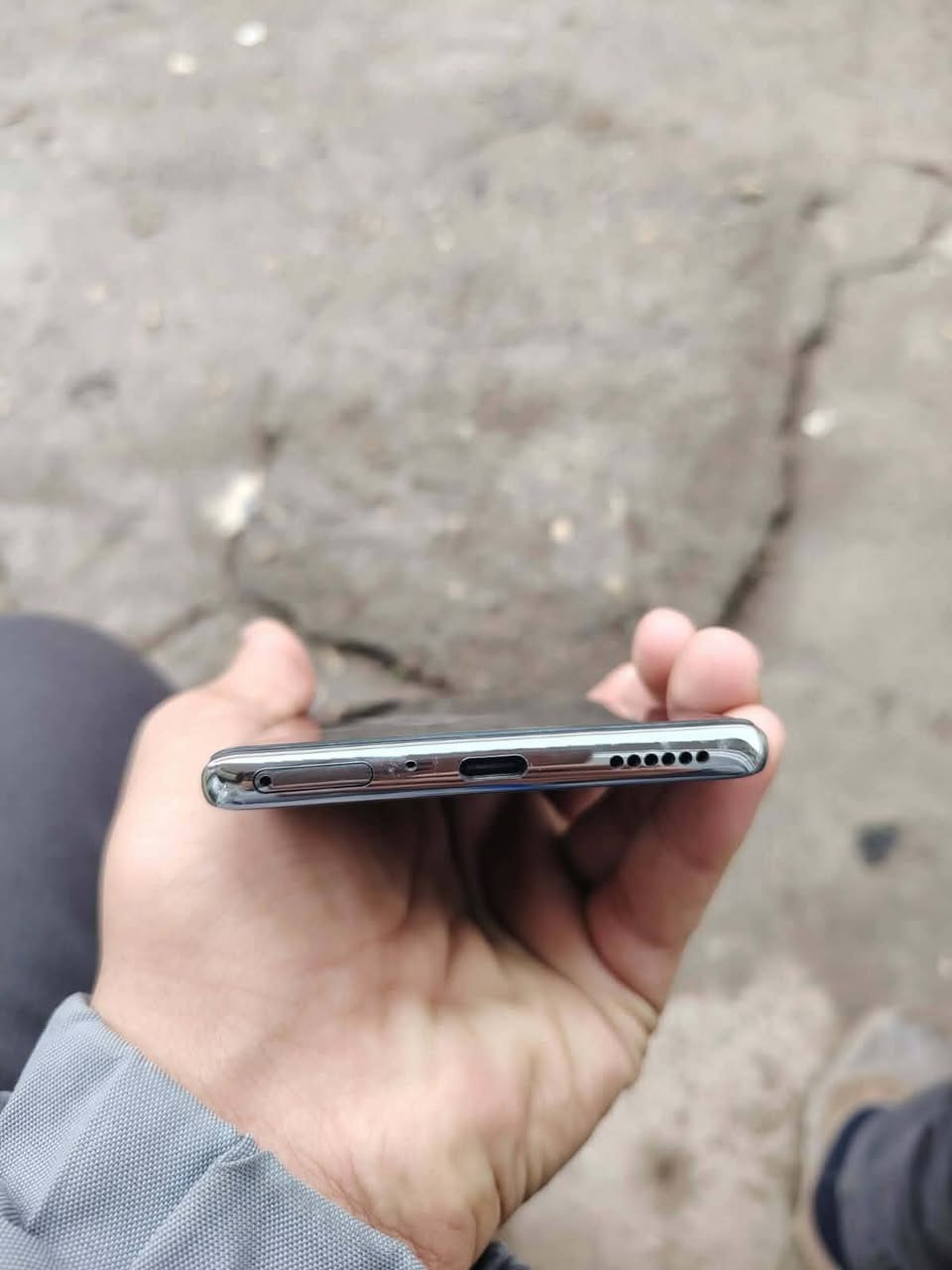 سلام عليكم موبايل تكنو كامون 40برو 5g 
رام 12+12 
ذاكرة 256 
كفر الجهاز الاصلي 
شاشة منحنية 
مقاوم للماء 
سعر خاص 
تواصل على رقم ***********
