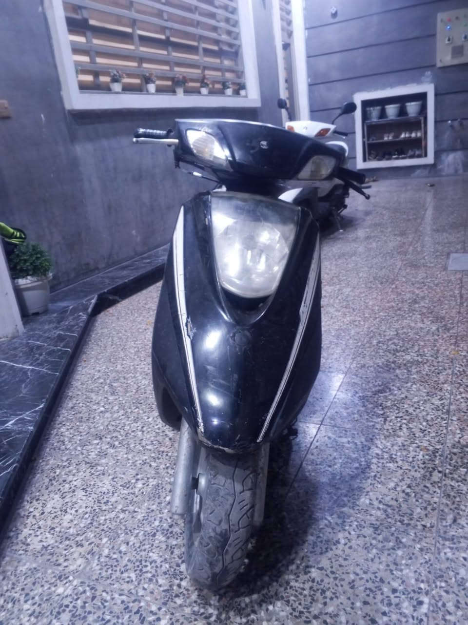 السلام عليكم بريز خير من الله ما ناقصهة شي كامله مكمله مراوس ب ماكس عدله او منغولي ما اريد قچمه وذا ابيع سعرهة 450 رقمي ***********
